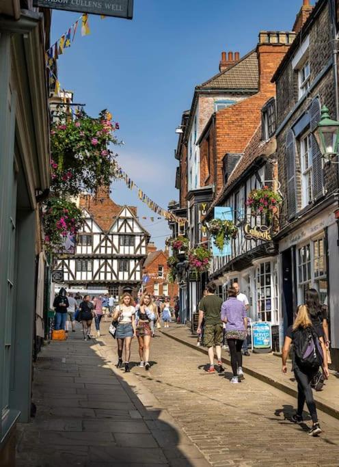Choristers Mews: Luxury Cottage A Stones Throw From The Cathedral! Lincoln Exterior photo